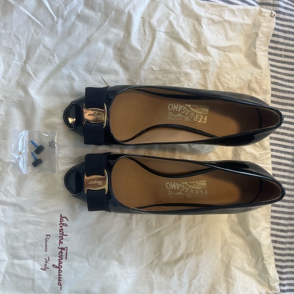 Salvatore Ferragamo Black Patent Bow Peeptoe Heels - Picture 4 of 8